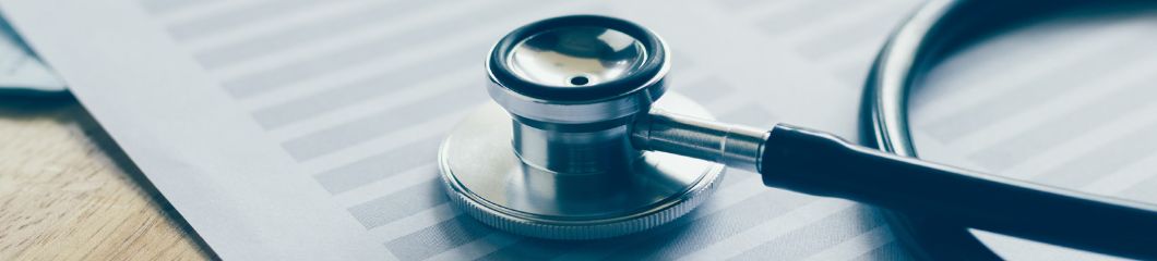Un outil de médecin sur un document